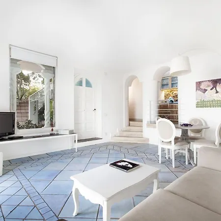 Priora Sleeps 4 With Pool Air Con And Wifi *