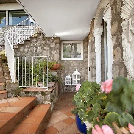 Priora Sleeps 4 With Pool Air Con And Wifi Vila *