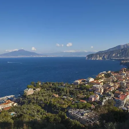 Priora Sleeps 4 With Pool Air Con And Wifi