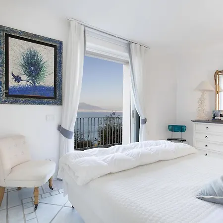 Priora Sleeps 4 With Pool Air Con And Wifi Sorrento