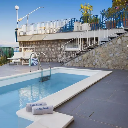 Priora Sleeps 4 With Pool Air Con And Wifi * Sorrento